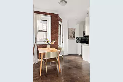 21-06 35th Street #3E, Astoria, NY 11105 - Photo 4