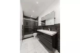 393 W 49th St, New York City, NY 10019 - Photo 4