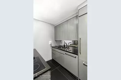 58 W 58th Street #19A, New York City, NY 10019 - Photo 8