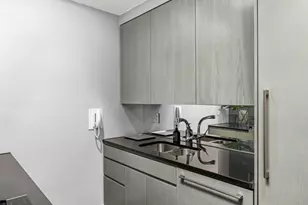 58 W 58th St, New York City, NY 10019 - Photo 8