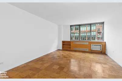 32 Gramercy Park S #5J, New York, NY 10003 - Photo 2