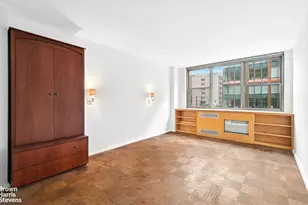 32 Gramercy Pk S, New York, NY 10003 - Photo 8