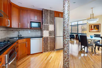 303 E 43rd Street #14A, New York City, NY 10017 - Photo 4