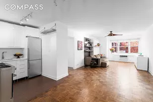 251 E 51st St, New York City, NY 10022 - Photo 2