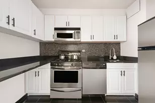 130 E 18th St, New York City, NY 10003 - Photo 4