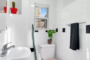 345 Dormans Ct, New York City, NY 11693 - Photo 8