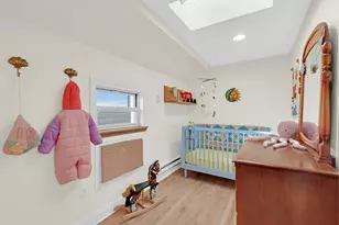 345 Dormans Ct, New York City, NY 11693 - Photo 4