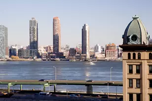 330 E 38th St, New York City, NY 10016 - Photo 2