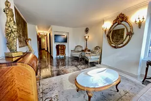 330 E 38th St, New York City, NY 10016 - Photo 4
