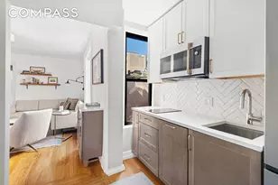 319 W 18th St, New York, NY 10011 - Photo 4