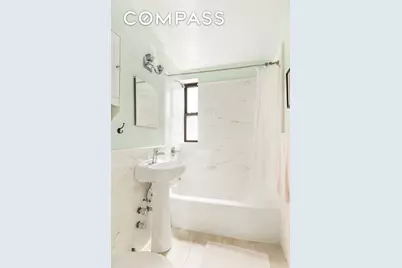 60 E 9th Street #512, New York, NY 10003 - Photo 4