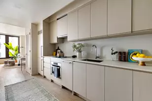 300 E 50th St, New York, NY 10022 - Photo 4