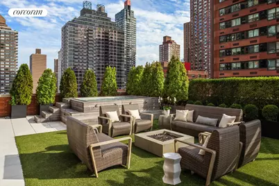 200 E 95th Street #8A, New York, NY 10128 - Photo 2