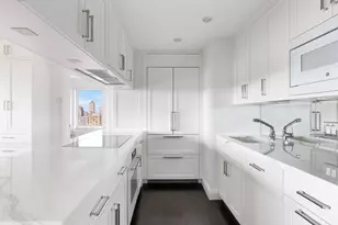 160 Central Park S, New York City, NY 10019 - Photo 4