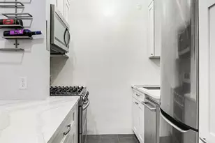 205 W 54th St, New York City, NY 10019 - Photo 8