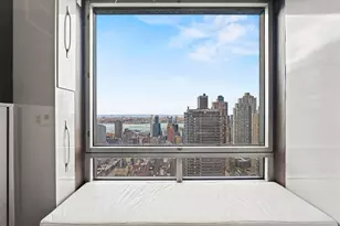 301 W 57th St, New York City, NY 10019 - Photo 10