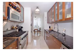250 E 53rd St, New York City, NY 10022 - Photo 2