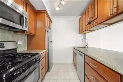 2 S End Avenue #8S, New York City, NY 10280 - Photo 4