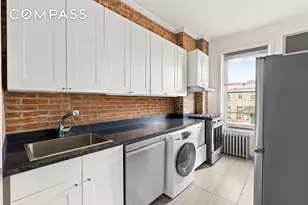 250 E 25th St, New York City, NY 11226 - Photo 16