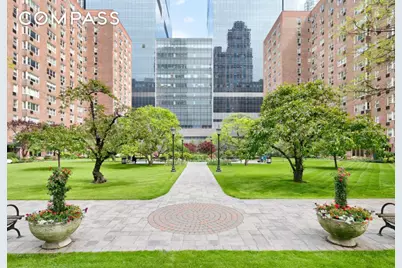 30 W 60th Street #11M, New York City, NY 10019 - Photo 8