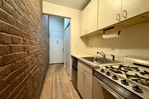 137 Christopher St, New York City, NY 10014 - Photo 2