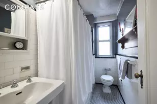 433 W 34th St., New York City, NY 10001 - Photo 4