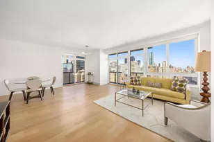 100 United Nations Plaza, New York, NY 10017 - Photo 2