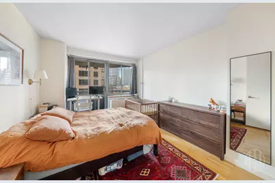 401 E 84th Street #5B, New York City, NY 10028 - Photo 2