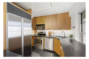 70 E 10th St, New York City, NY 10003 - Photo 4