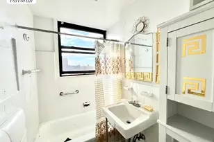 98-22 63rd Dr, New York City, NY 11374 - Photo 4