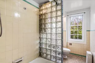 40 Slocum Crescent, New York City, NY 11375 - Photo 18