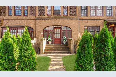 40 Slocum Crescent, New York City, NY 11375 - Photo 2