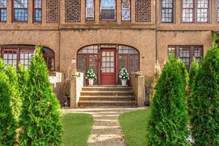 40 Slocum Crescent, New York City, NY 11375 - Photo 2