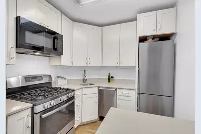 300 E 40th Street #6L, New York City, NY 10016 - Photo 4