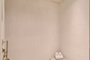 685 5th Ave, New York City, NY 10022 - Photo 8