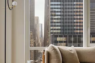 135 E 47th St, New York City, NY 10017 - Photo 2