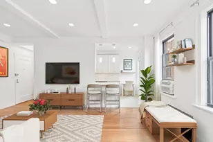 215 W 75th St, New York City, NY 10023 - Photo 2