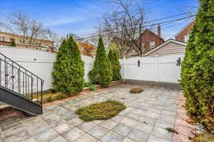 68-48 Juno St, New York City, NY 11375 - Photo 42