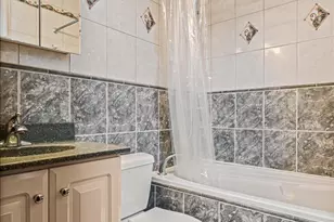 68-48 Juno St, New York City, NY 11375 - Photo 26