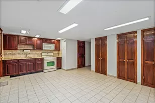 68-48 Juno St, New York City, NY 11375 - Photo 36