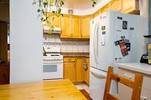 495 E 7th St, New York City, NY 11218 - Photo 6