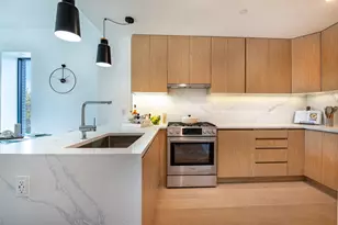 30-05 Vernon Blvd, New York City, NY 11102 - Photo 6