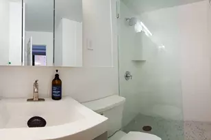 225 E 36th St, New York City, NY 10016 - Photo 4