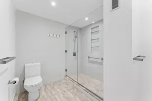 322 W 57th St, New York City, NY 10019 - Photo 10