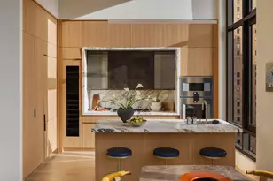 135 E 47th St, New York City, NY 10017 - Photo 4