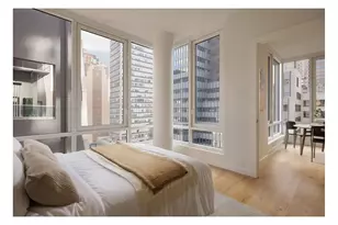 135 E 47th St, New York City, NY 10017 - Photo 4