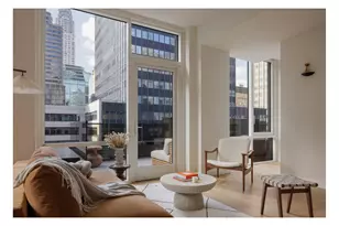 135 E 47th St, New York City, NY 10017 - Photo 2