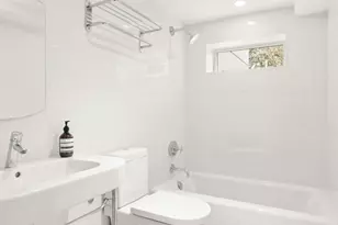 203 Huntington St, New York City, NY 11231 - Photo 8