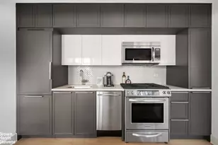 432 W 52nd St, New York City, NY 10019 - Photo 4