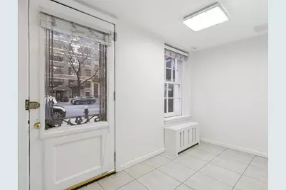340 E 72nd Street #1N, New York City, NY 10021 - Photo 2